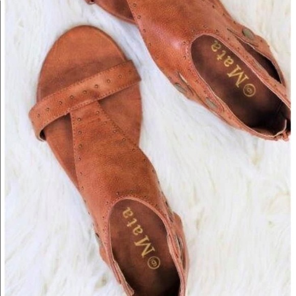 SANDAL - Picture 2 of 2